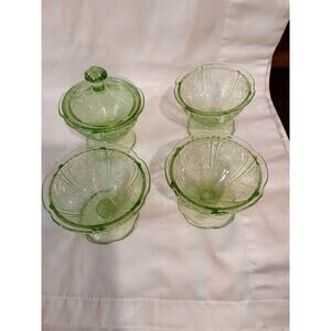 Lot of 4 Cherry Blossom Green Sherbet from Jeannette Glass 1930-1939 and one lid